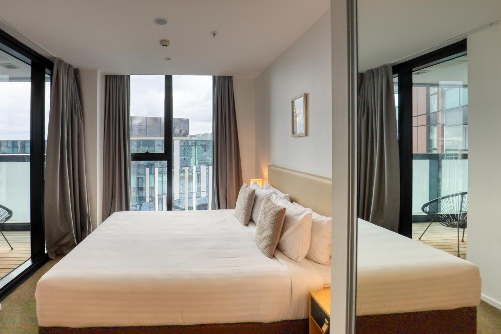 รามาดา สวีท บาย วินด์แฮม วิกตอเรียสตรีท เวสต์ Hotel โอ๊คแลนด์ ภายนอก รูปภาพ